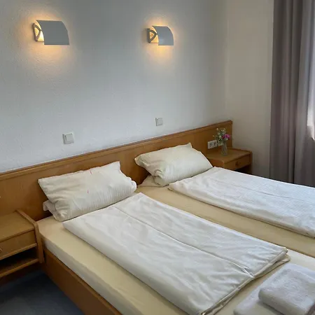 Kirchberger 3* Fürth